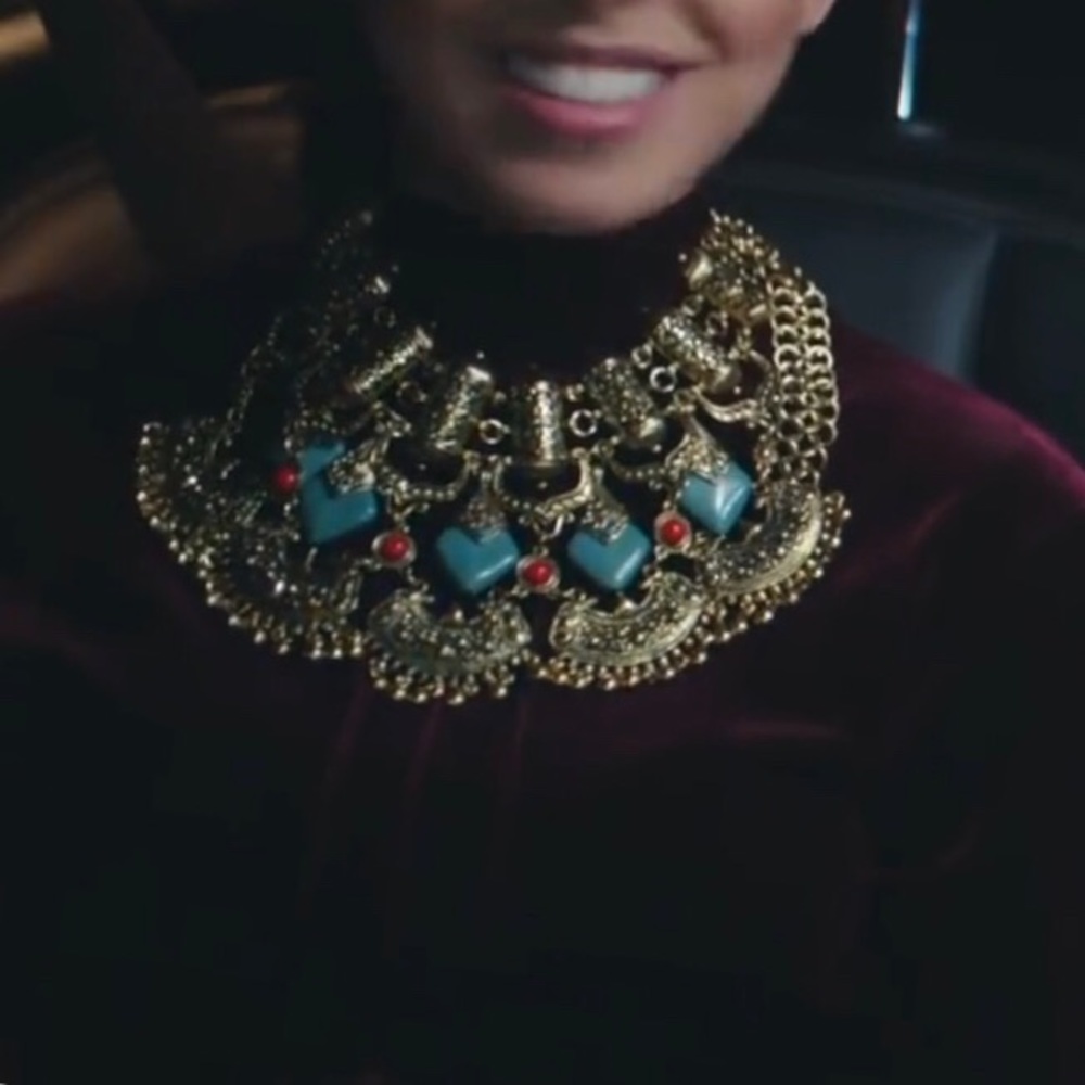 Statement necklace